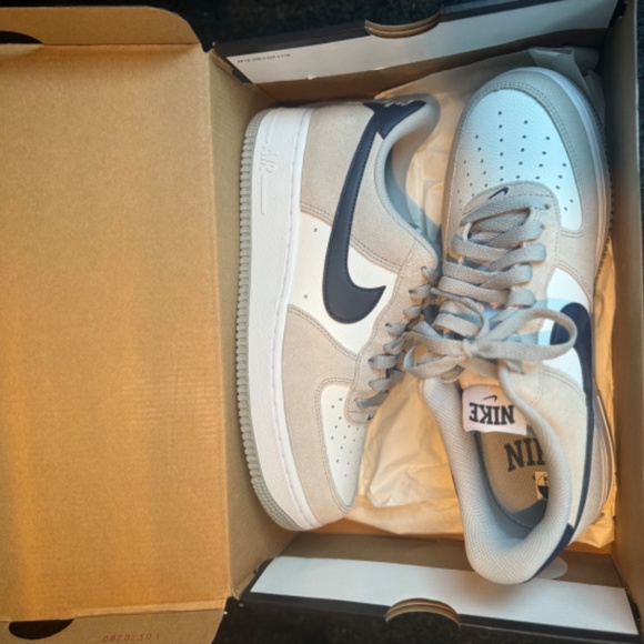 Shoes - Picture 3 of 16